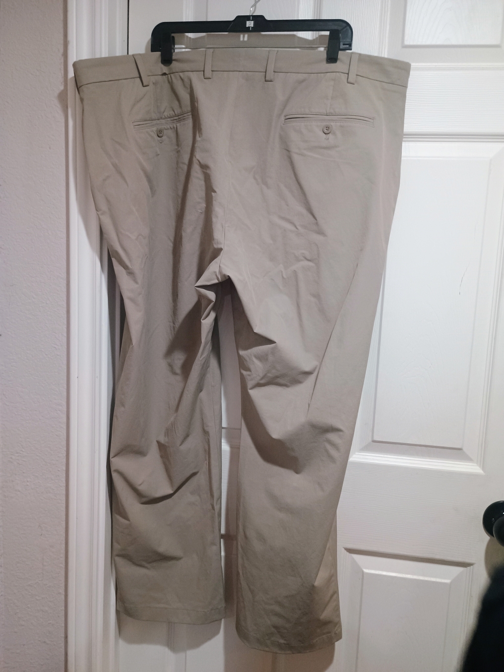 Vineyard Vines Men's Chinos in Navy and Khaki 2 Pair Stretchy Active Size 48x30 - Picture 5 of 9